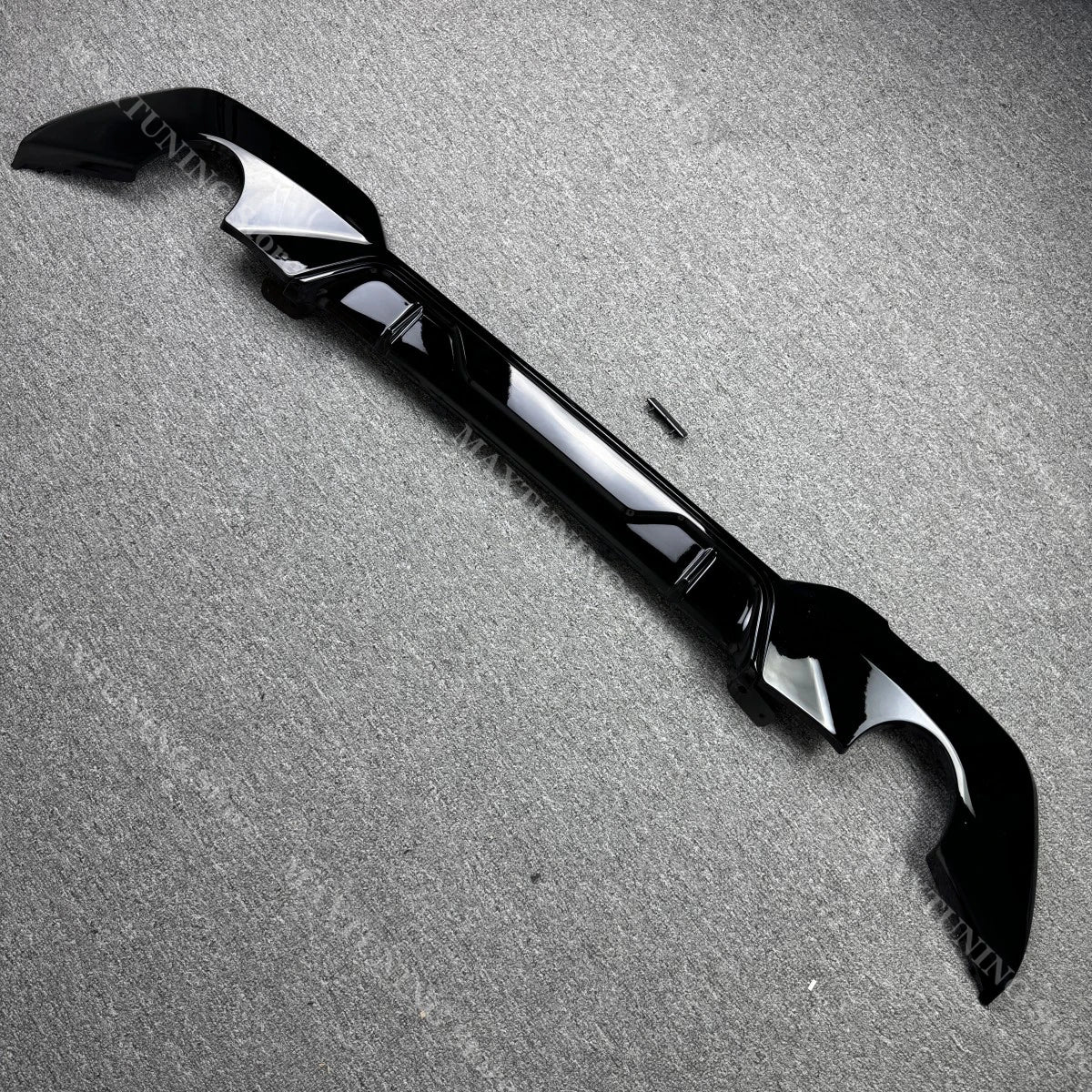 Diffuseur de pare-chocs arrière noir brillant pour BMW